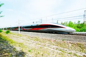 新款复兴号，来了！探访复兴号智能动车组图片