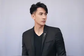 吴尊打球受伤针灸…短裤一拉秀「结实大腿」！女粉羞喊：太性感图片