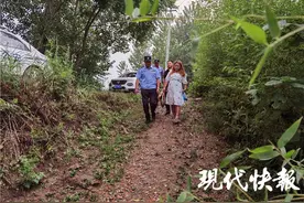 6岁女孩出门找妈妈走失，25年后兄妹终于团圆图片