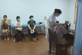 工作看病两不误！中医院开设中医特色夜门诊图片