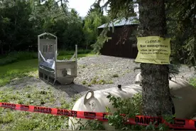 美国65岁老妇野外露营时被灰熊撕咬身亡 事发地周边设陷阱诱捕图片