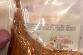 鸭货腿骨用木棍嫁接？厂家：竹签高温杀菌，不影响口感