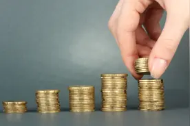 上半年四大行手续费和佣金收入分化加剧 中间业务“热身赛”开始了图片