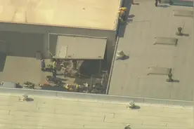 美国加州一女子被困20厘米宽墙缝中两个多小时成功获救图片