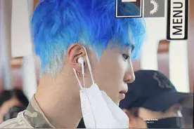 新发色get！范丞丞渐变蓝发色引围观 粉丝：漫撕男本男图片