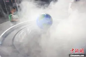 南京小朋友走进科技馆“玩转”科学乐享假期图片