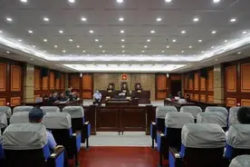 被指控受贿1598万余元，广西中医药大学原校长唐农今日受审图片