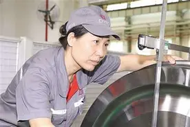 中车集团钳工张素丽：锯錾磨钻削 雕琢毫厘间图片