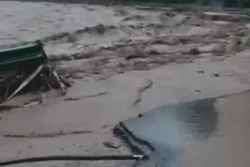 陕西商洛多地昨晚突降暴雨 致312国道、101省道暂时中断图片