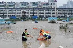 陕西“龙吸水”连轴转32小时已排水15万方图片