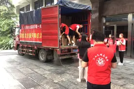 货拉拉集结400多位司机支援救灾物资运输图片