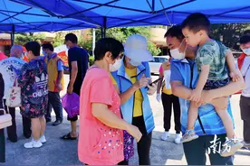 靠前站！361名中山人社党员干部赴疫情防控一线服务图片