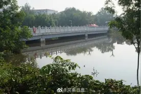 卫河水位明显下降 新乡街道积水抽排逐步开展图片