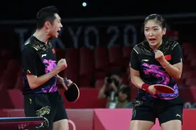 许昕/刘诗雯4-0击败法国组合，晋级乒乓混双决赛图片