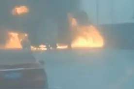 南京一油罐车起火致1名驾驶员死亡 现场明火已被扑灭图片