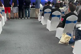 今天前滩国际经济组织集聚区揭牌，“世博八条”发布，将推出租金减免等优惠政策图片