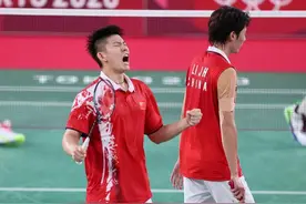 放下金牌包袱，李俊慧/刘雨辰晋级羽毛球男双四强图片