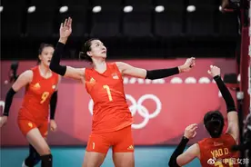 东京奥运会，中国女排3：0战胜意大利女排图片