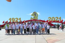 抓紧时间去拍照，天安门广场建党百年主题景观即将告别公众图片