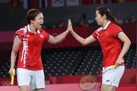 “凡尘”惜败，陈清晨/贾一凡羽毛球女子双打摘银图片