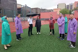 暴雨中，巩义教育人的“冲锋”与坚守——巩义教育系统防汛护校纪实图片