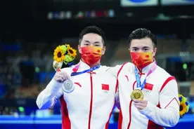 中国队包揽男子吊环冠亚军 江苏棒小伙尤浩摘银图片