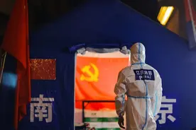 直击江苏消防抗疫丨前置执勤巡查、防疫不忘防火...图片