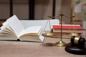 接应学生作弊的竟是老师！安徽一老师喊话学生“拍下试卷，我来做题”，法院判了图片