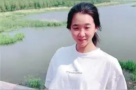 从摆摊开始 她靠一碗碗水果捞成网红店主 她说自己的终极梦想 是建一所希望小学图片