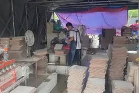 19岁准大学生每天搬砖数千斤！他的愿望让人心疼……图片