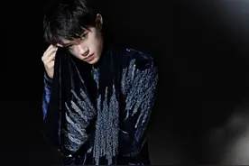 易烊千玺秋冬大片个性前卫 上演超A眼神杀酷飒有型图片