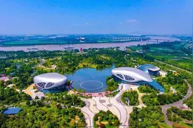 “迈出新气象 迈出新成效”系列报道⑦扬中：勇立潮头、勇闯新路、勇担使命，争得“江中明珠”更大荣光图片