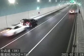 警醒！12岁女儿目睹母亲被撞……千万牢记这9个字图片