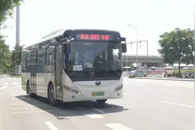 802正式开通运营，沿途共设34个站点图片