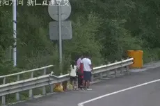 营运客车高速路停车上客，蜀黍：罚你没商量！| 一线微观图片