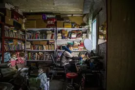 “90后”小伙：收废品“淘”成千万粉丝“网红”图片