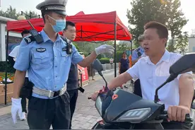 骑电动车不戴头盔的注意！济南交警放大招，多人已“尝鲜”图片
