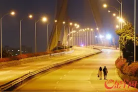 现场直击！鹤洞大桥全封闭施工图片