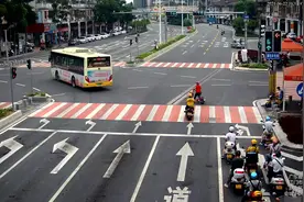 外卖小哥为赶时间送餐肇事逃逸被拘留图片