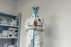 让最厉害的奥特曼保护妈妈！南京一护士带着儿子给的“护身符”出征图片