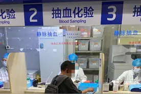 记者暗访“代体检”，有人患肺结核也能办健康证图片