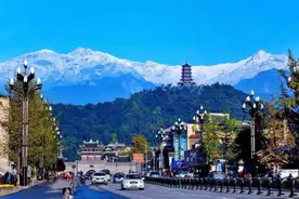 今日起，这些人免费游青城山都江堰图片