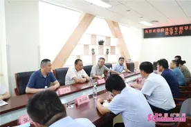 菏泽医学专科学校党委书记一行赴鄄城县人民医院考察调研图片