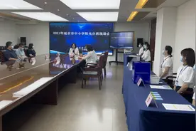 延吉市中小学起始年级新生进行阳光分班 学生8月23日正式开学图片