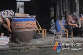 古法瓦缸烘虾 奉化渔村又飘香图片
