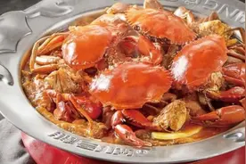 胖哥俩回应“肉蟹煲大量使用过期食材”：涉事门店停业整顿视频封面