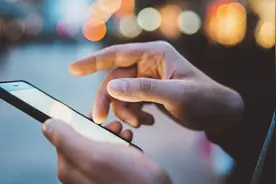 拼命刷礼物、支持的女主播就是赢不了！原是背后团伙操纵PK分数诈骗十万元图片