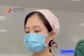 走进新生儿病区 带您了解新生儿宝宝正确喂养知识视频封面