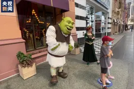 打卡环球影城好莱坞景区！跟总台记者一起偶遇“电影巨星”图片