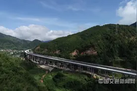 「福建」龙岩靖永高速全线最长桥梁实现双幅架通图片